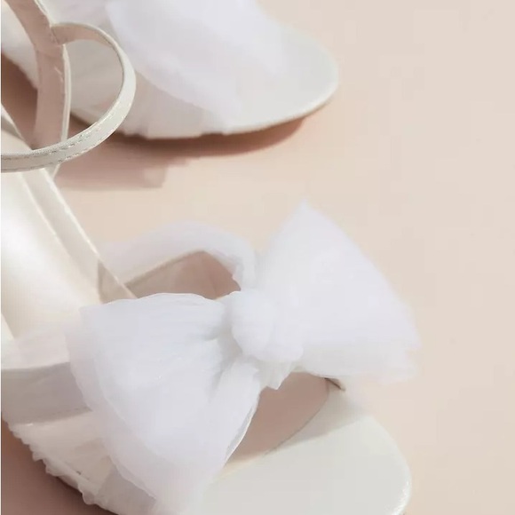 ✨DB Studio pleated chiffon bow mid-heel sandals✨ - Picture 2 of 5
